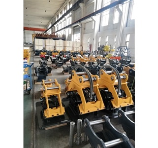Hydraulic compactor for excavator